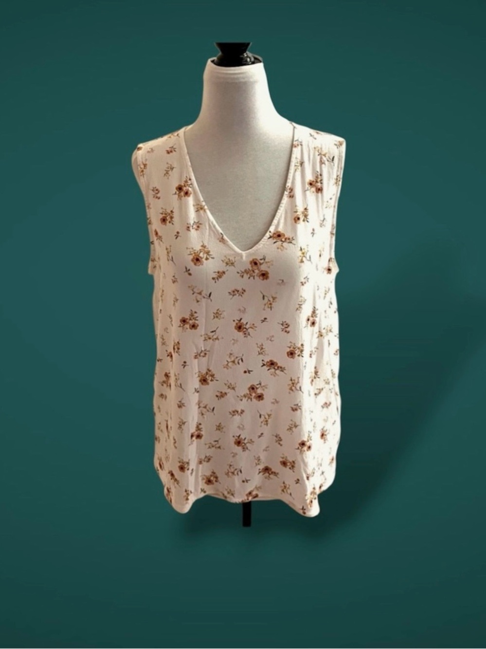 Elie Tahari XL Sleeveless V-Neck Floral Blouse White Orange Viscose Pullover